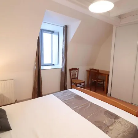 Ferienhaus Gite De Charme Au Vigean: 10 Pers, 5 Chambres, Jardin Prive, Cheminee, Proche Parc Naturel - Fr-1-742-198