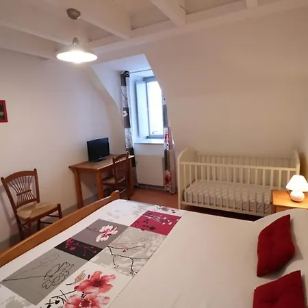 Gite De Charme Au Vigean: 10 Pers, 5 Chambres, Jardin Prive, Cheminee, Proche Parc Naturel - Fr-1-742-198 *